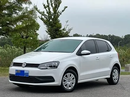VOLKSWAGEN POLO 2016