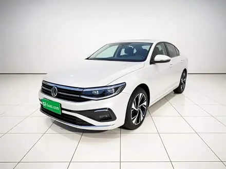 VOLKSWAGEN BORA 2023