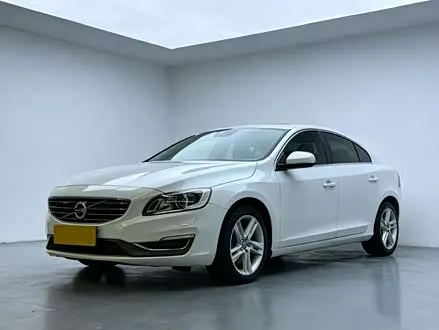 VOLVO S60 2015