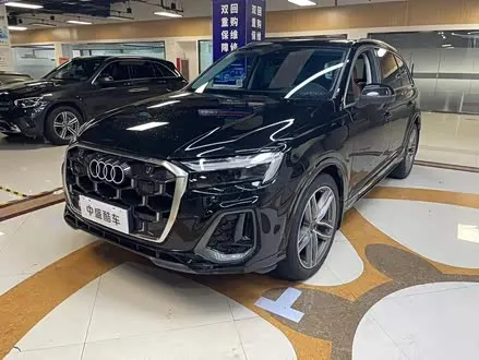 AUDI Q7 2024