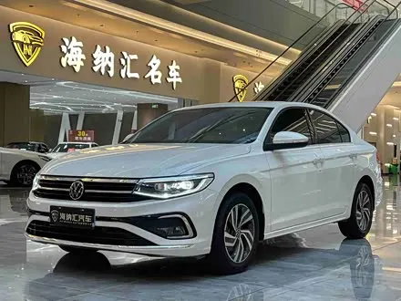 VOLKSWAGEN BORA 2024