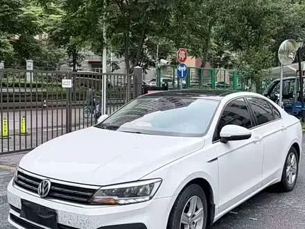 VOLKSWAGEN LAMANDO 2019