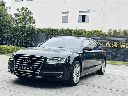 AUDI A8 2016 — 183 000 км, Китай — под ключ — фото 1