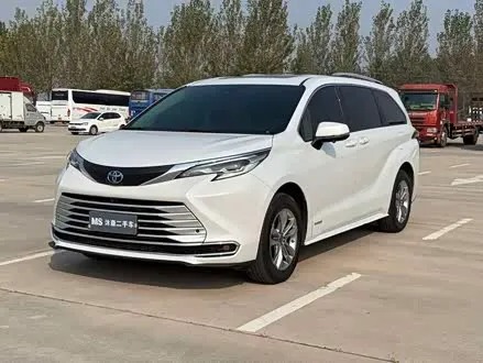 TOYOTA SIENNA 2023