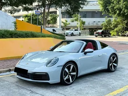 PORSCHE 911 2023