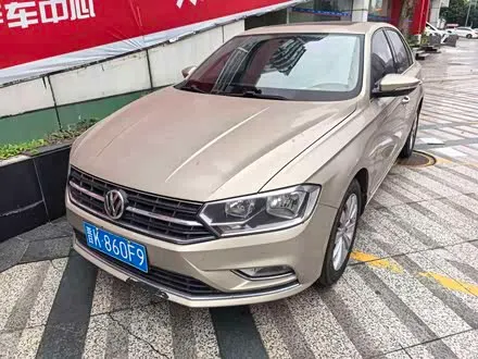 VOLKSWAGEN BORA 2017