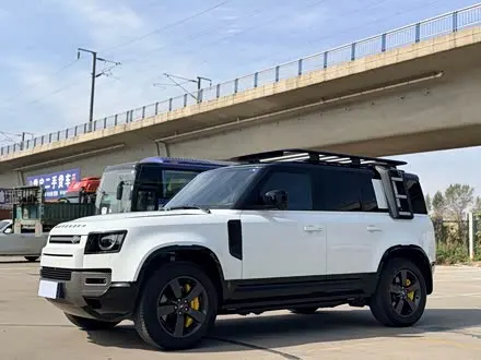 LAND ROVER DEFENDER 2024