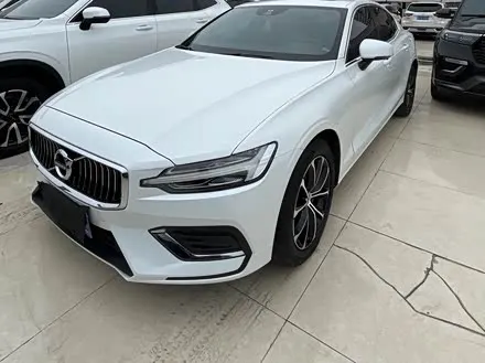 VOLVO S60 2022