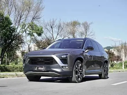 NIO ES8 2018