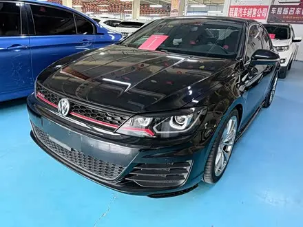 VOLKSWAGEN LAMANDO 2017