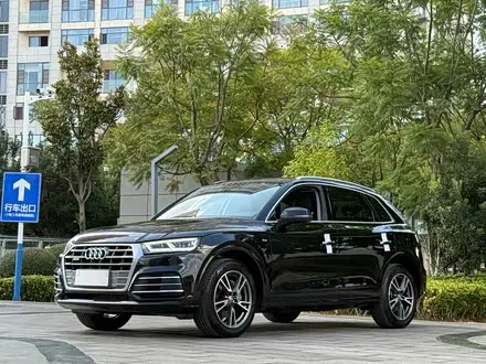 AUDI Q5L 2018 — 87 000 км, Китай — под ключ — фото 1