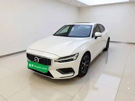 VOLVO S60 2021