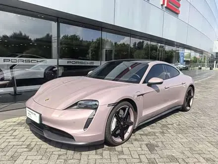 PORSCHE TAYCAN 2020