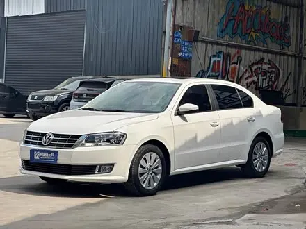 VOLKSWAGEN LAVIDA 2013