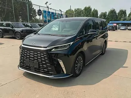 LEXUS LM 2023