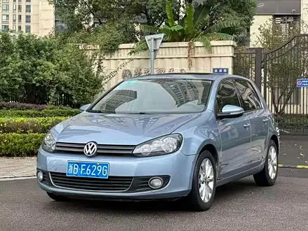 VOLKSWAGEN GOLF 2011 — 60 000 км, Китай — под ключ — фото 1