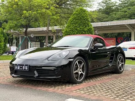 PORSCHE 718 2018