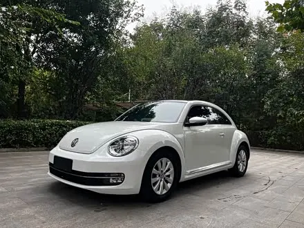 VOLKSWAGEN BEETLE 2013