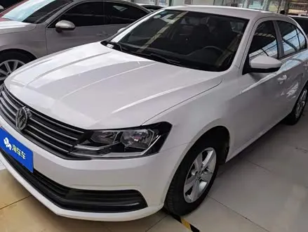 VOLKSWAGEN LAVIDA 2015