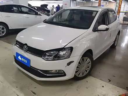 VOLKSWAGEN POLO 2016
