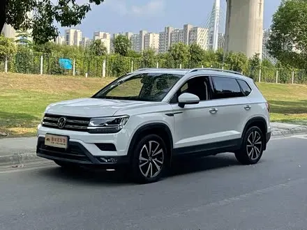VOLKSWAGEN THARU 2021