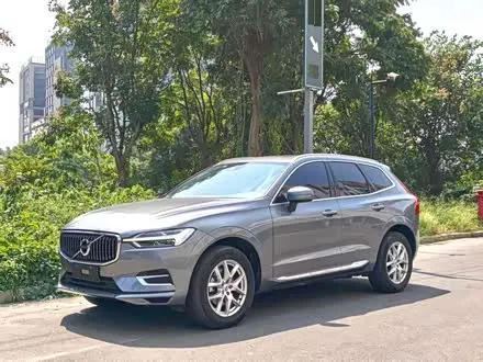 VOLVO XC60 2020