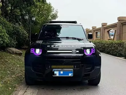 LAND ROVER DEFENDER 2025