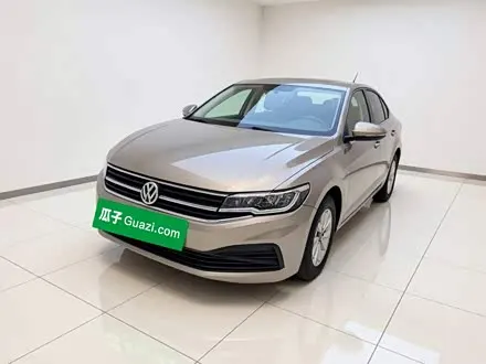 VOLKSWAGEN BORA 2021