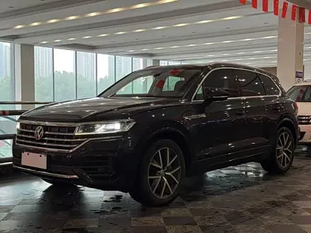 VOLKSWAGEN TOUAREG 2019