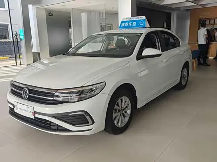 VOLKSWAGEN BORA 2024