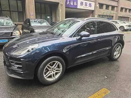 PORSCHE MACAN 2021