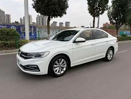VOLKSWAGEN BORA 2020