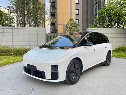 Li Auto i8 — из Китая под ключ