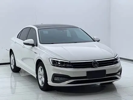 VOLKSWAGEN LAMANDO 2021