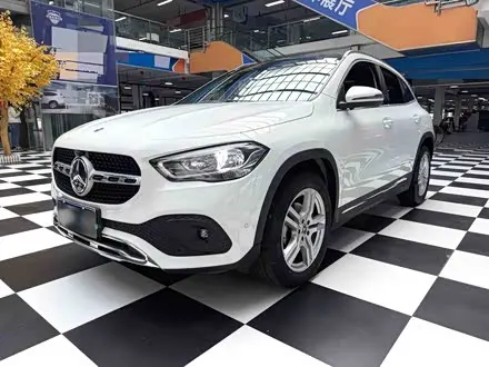 MERCEDES-BENZ GLA 2020