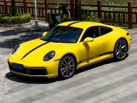 PORSCHE 911 2020