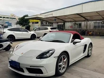 PORSCHE 718 2018