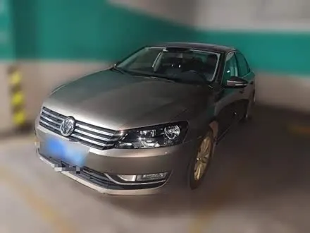 VOLKSWAGEN PASSAT 2015 — 157 500 км, Китай — под ключ — фото 1