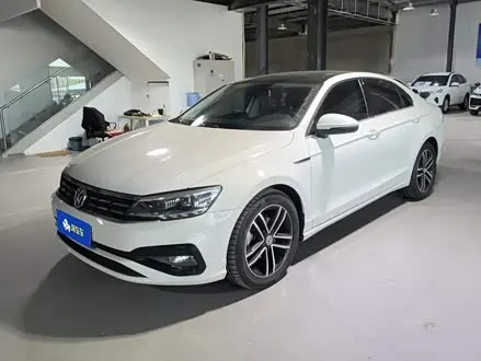 VOLKSWAGEN LAMANDO 2019