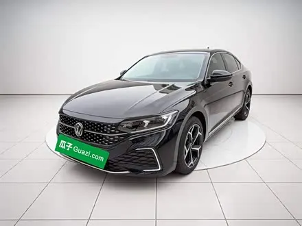 VOLKSWAGEN PASSAT 2024