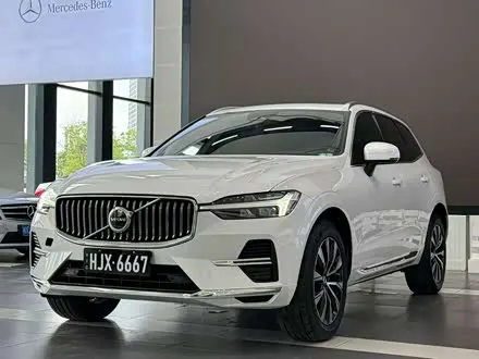 VOLVO XC60 2023