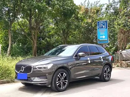 VOLVO XC60 2019