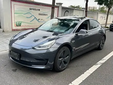 TESLA MODEL 3 2019 — 110 000 км, Китай — под ключ — фото 1