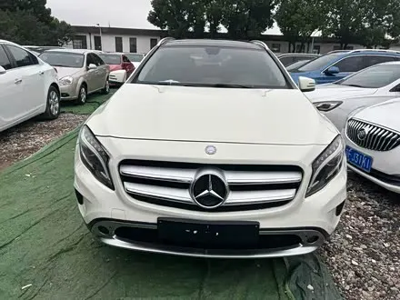 MERCEDES-BENZ GLA 2015