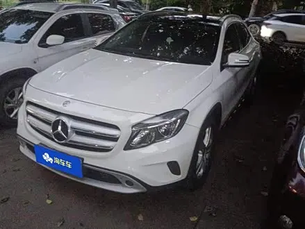 MERCEDES-BENZ GLA 2016
