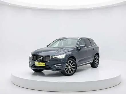 VOLVO XC60 2021