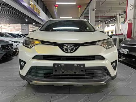 TOYOTA RAV4 2016