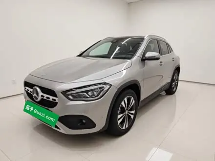 MERCEDES-BENZ GLA 2020