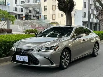 LEXUS ES 2020 — 100 000 км, Корея — под ключ — фото 1