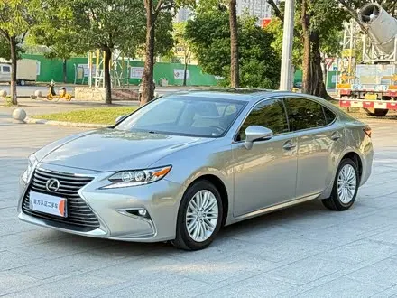 LEXUS ES 2015 — 71 000 км, Китай — под ключ — фото 1